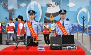 冰城六一禁毒主题活动：  童心绘就百米禁毒画卷 科技赋能全民防毒